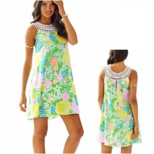 Lilly Pulitzer Jillie Swing Shift Dress in Hibiscus Stroll Floral Small